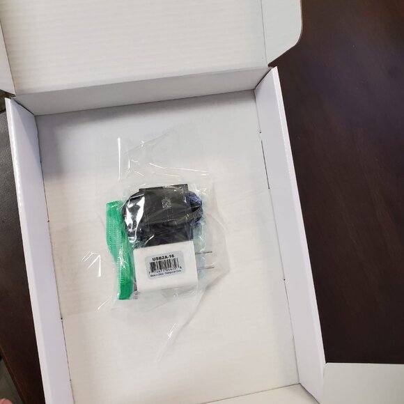 LG Gpad 5 HD (2019) 32GB,10.1"; WiFi. Like new!!! - Picture 3 of 7